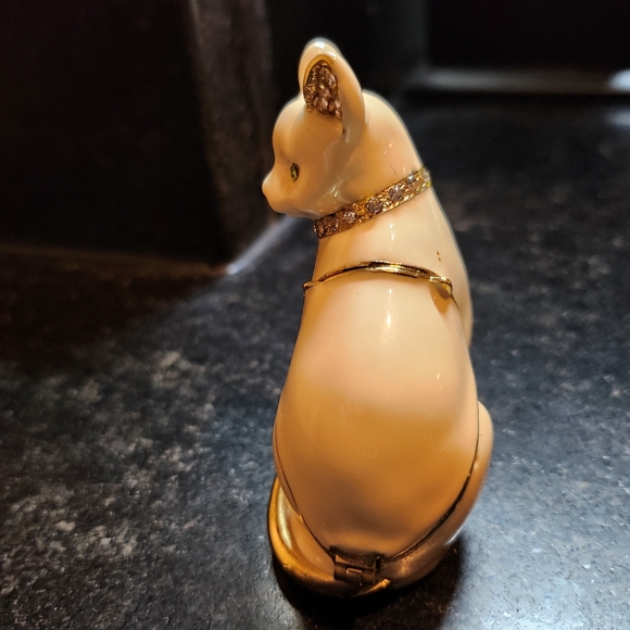 Vintage Elegant White and Gold Cat Trinket Box - Picture 4 of 10